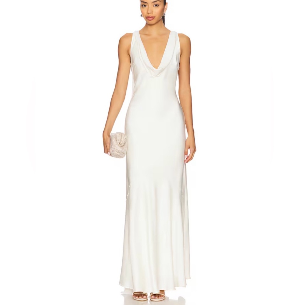 Chic Backless Cream Dress